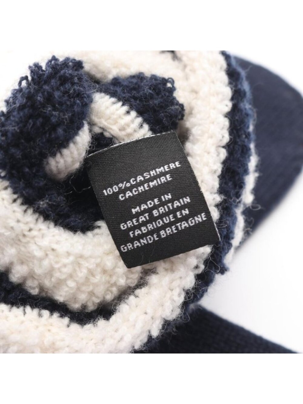 Chanel Gloves CC Logo Mittens - Picture 4 of 5